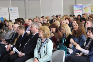 Experten aus vier Ländern informierten sich beim dritten Nationalen Sozialen Forum in Minsk über Mittel und Wege in eine inklusive Gesellschaft. 