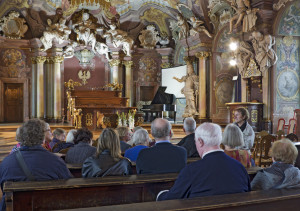 Gruppe in der Aula der Uni Leopoldina