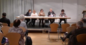 Das Foto zeigt das Podium mit Dr. Astird Sahm und Tatjana Semchuk.
