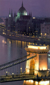 Budapest Nachansicht über die Kettenbrücke