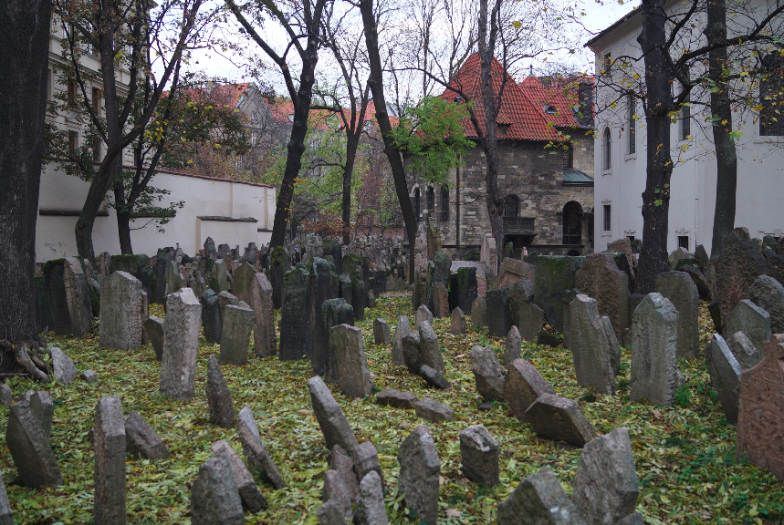 Ein Blick auf den jüdischen Friedhof von Prag. 