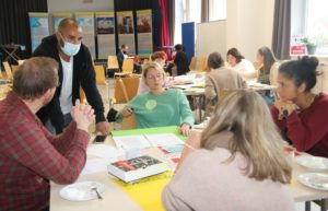 Szene beim Anti-Rassismus-Fachtag "Schwarz, weiß, bunt - so what?" in Dortmund.