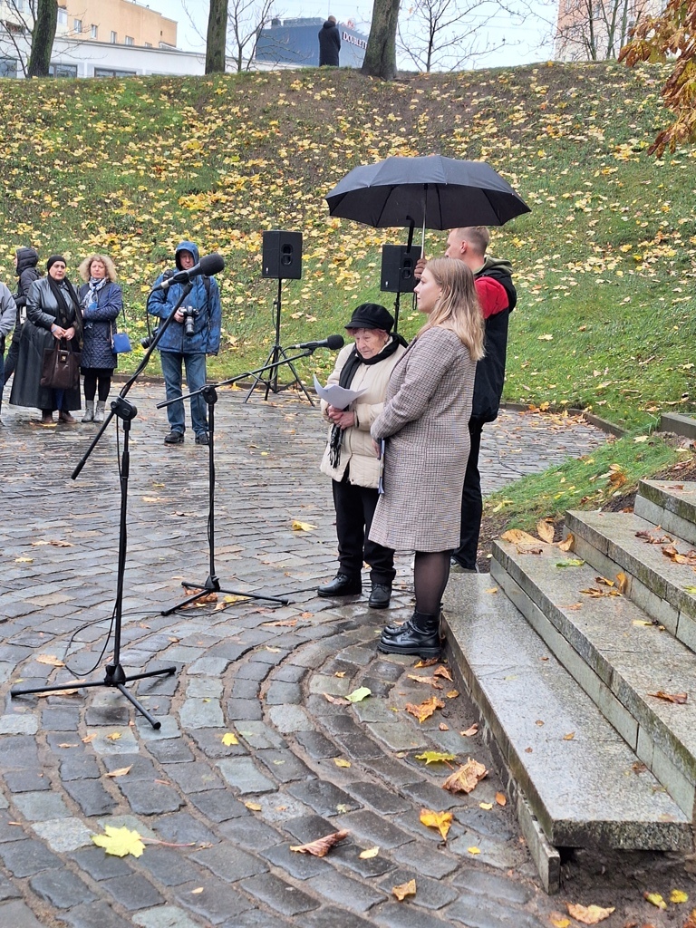 Delegation aus Deutschland bei der Gedenkstunde zum 80. Jahrestag der Auflösung des Minsker Ghettos