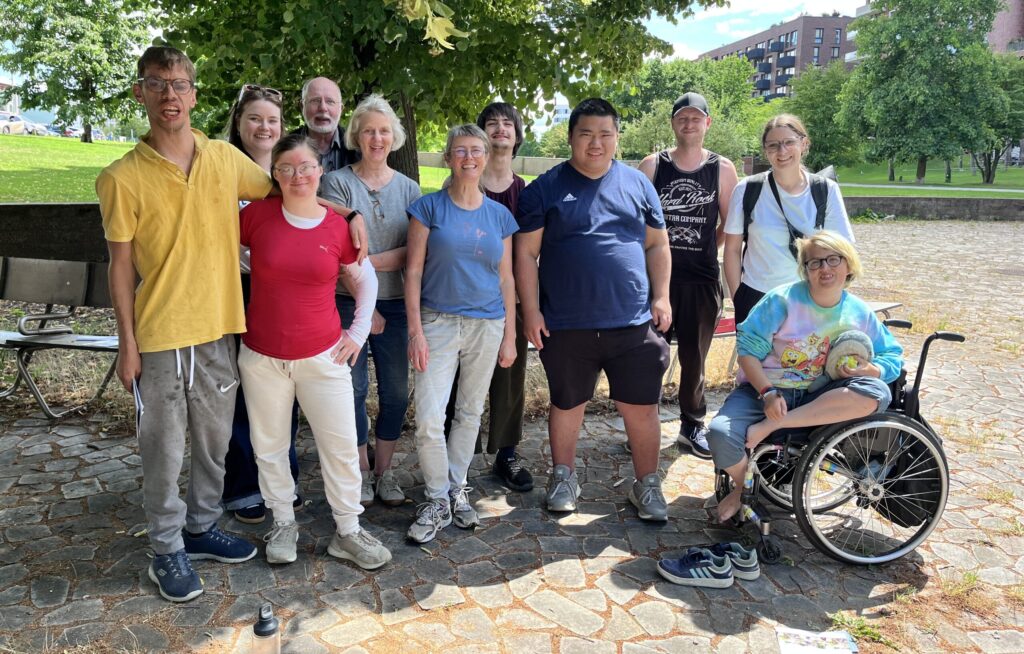 Zweiter Workshop im Projekt Erinnerungs-D.i.N.G. – Wir haben historische Orte besucht und eine Redaktion gegründet